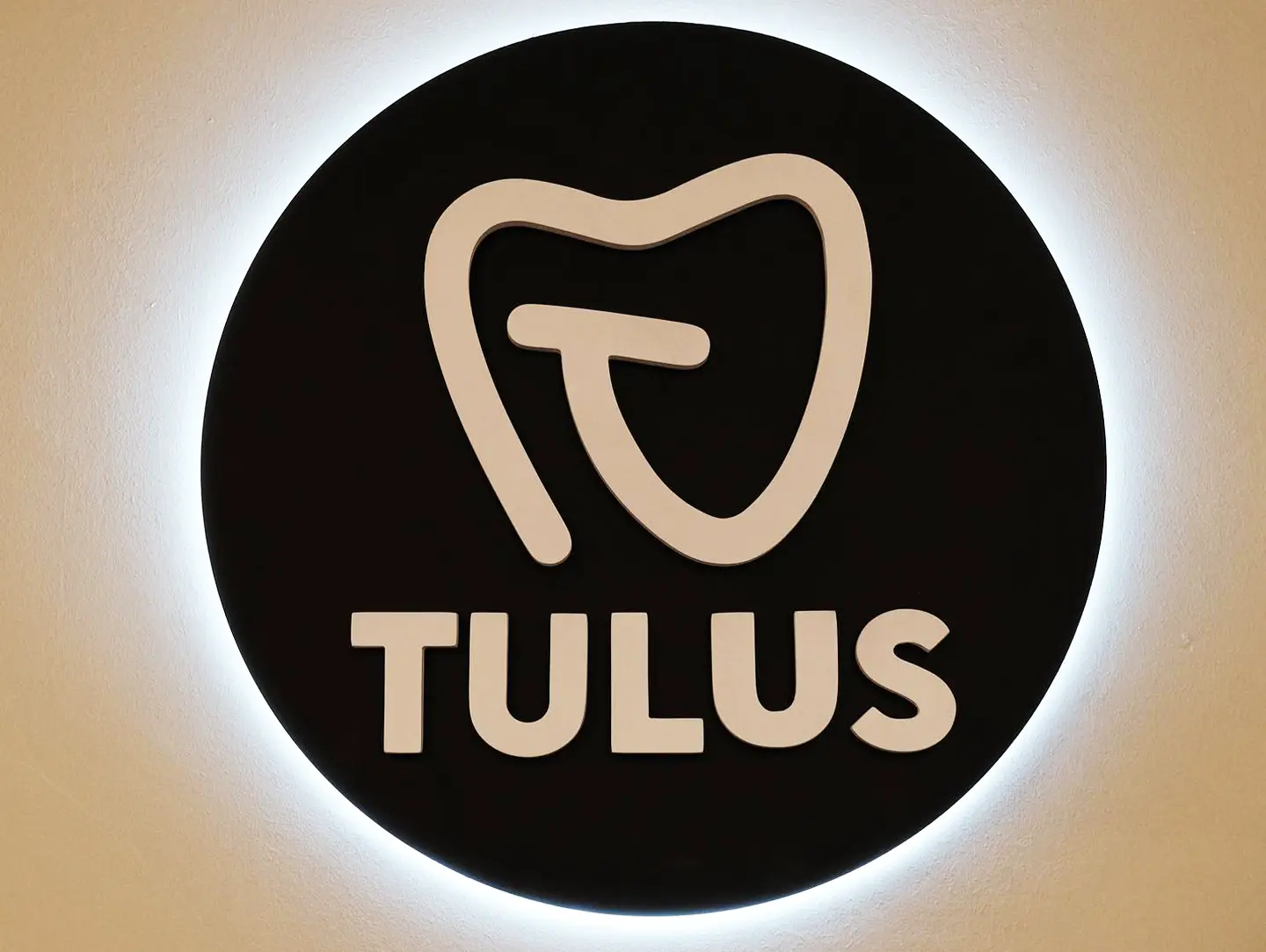 klinik gigi tulus signage